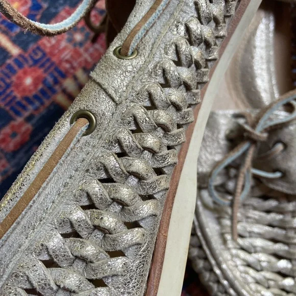 Frye Quincy Woven Metallic Boat Shoes — Wm 10 EUC/ Like new - Picture 7 of 13